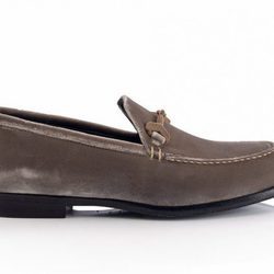 Mocasín femenino Marti, color beige de la colección 2018 de Jimmy Choo 'Borrowed from the boys'