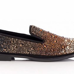 Slipper femenino Marlo, con llamativo acabado de cristales de la colección 'Borrowed from the boys' de Jimmy Choo 2018