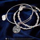 Pulseras de plata de la colección cápsula de Harry Potter de Alex and Ani