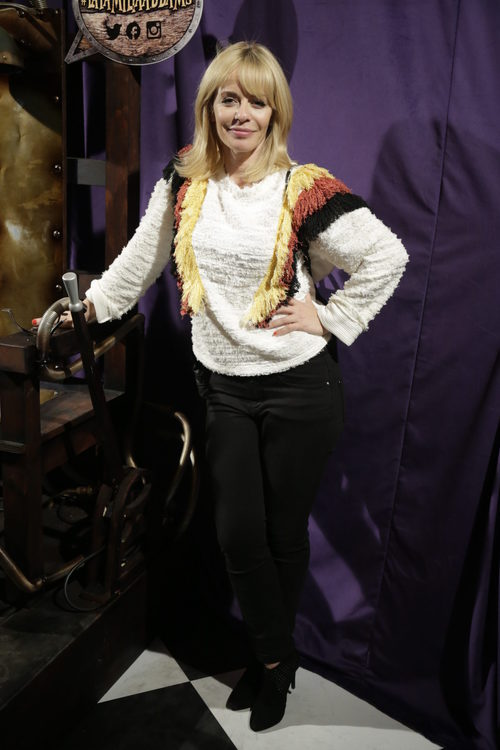 María Adánez con un look sencillo en la presentación del musical 'La familia Adams'