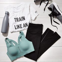 Ropa deportiva de la colección 'entrena como un ángel' de Victoria's Secret