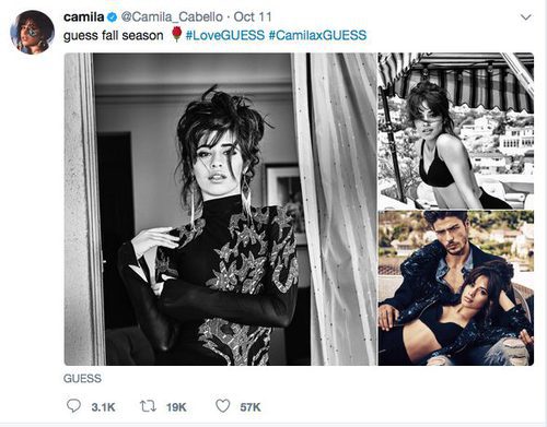 Cuenta de twitter de la cantante Camila Cabello anunciando la colección de 'Guess' en la que ha participado