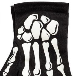 Guantes de esqueleto para niño de la colección especial Halloween de H&M