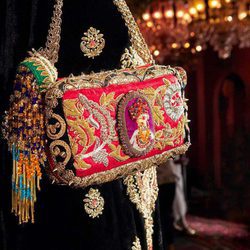 Bolso bandolera de la colección cápsula de Christian Louboutin