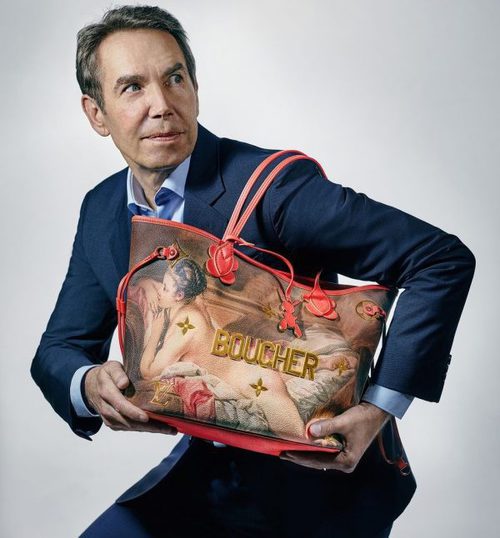 Jeff Koons posando con bolso BOUCHER de la colección '#LVxKoons'