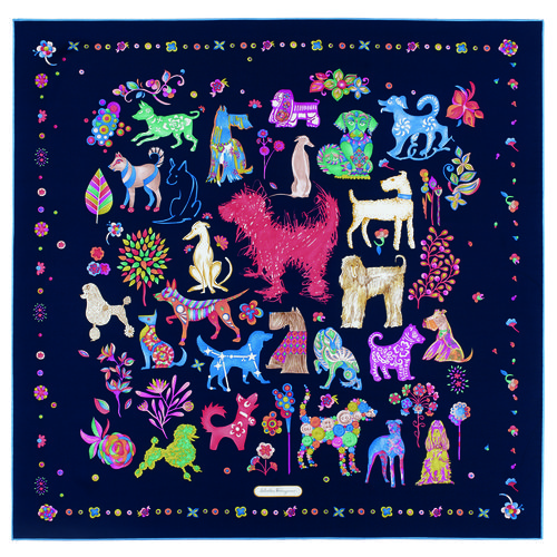 Pañuelo negro con estampado de la colección pre-spring 2018 de Salvatore Ferragamo