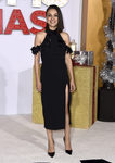 Mila Kunis en la premier 'A Bad Mom's Christmas' en la ciudad de Los Ángeles