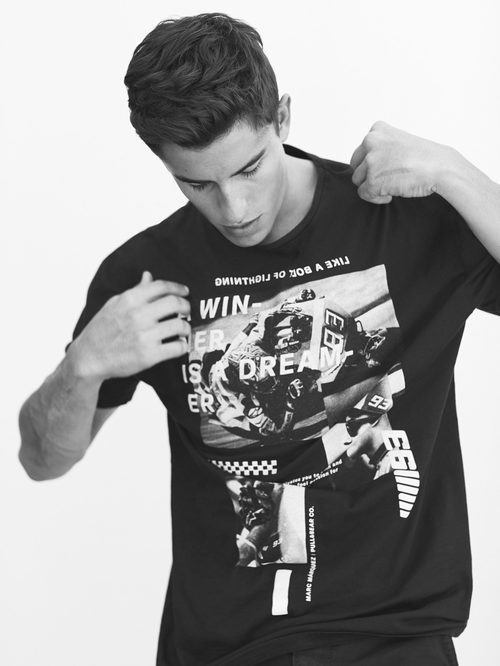 Marc Márquez en la campaña de su colección cápsula para Pull&Bear para otoño/invierno 2017/2018