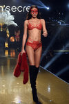 Conjunto de lencería roja de la colección 'Wanted' de la Women'secret night 2017