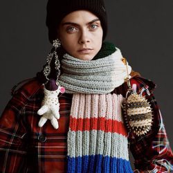 Cara Delevingne con línea de ropa de Burberry noviembre/diciembre 2017