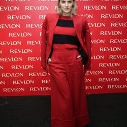 Amaia Salamanca presentando su línea de cosméticos de Revlon