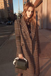 Abrigo de cuadros de la colección 'Mid-Town Warm Up' de Zara