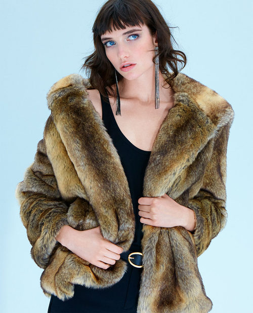 Abrigo de pelo de la colección 'Night Out' de Zara