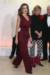 La Reina Letizia con un look de Ángel Schlesser en los premios Mariano de Cavia