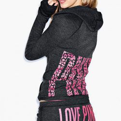 Sudadera y culot negro de la colección Pink de Victoria's Secret