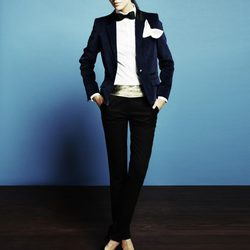 Clara Alonso con un look masculino de la colección de Blanco 'Night'