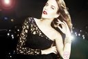 Clara Alonso posa con un vestido negro de encaje de la colección 'Night' de Blanco