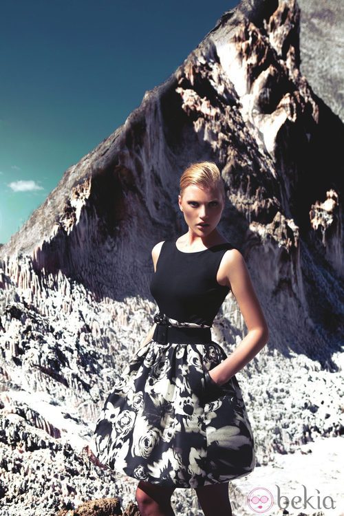 Conjunto blanco y negro de Etxart & Panno para este otoño/invierno 2011/2012