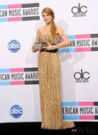 Look de Taylor Swift en los AMA 2011