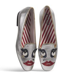 Manoletinas en tonos metalizados de la colección cápsula Tod's circus diseñada por Anna Dello Russo