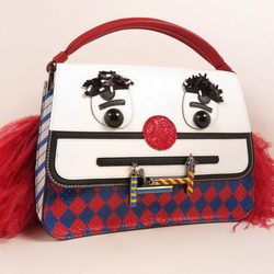 Bolso de mano de la colección cápsula Tod's circus diseñada por Anna Dello Russo
