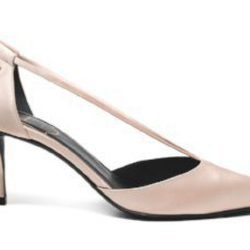 Zapato de tacón dorado de Roger Vivier de la colección especial de Navidad 2017/2018