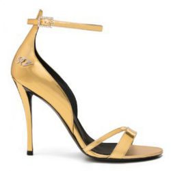 Sandalia de tacón dorada de Roger Vivier de la colección especial de Navidad 2017/2018
