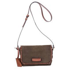 Bolso en tono verde de la colección de Pikolinos otoño/invierno 2017