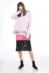  Sudadera rosa de la colección de Hello Kitty diseñada por Pinko