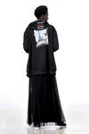 Sudadera negra de la colección de Hello Kitty diseñada por Pinko