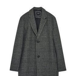 Abrigo de paño básico de hombre de la nueva colección 'Partying' de Pull&Bear.