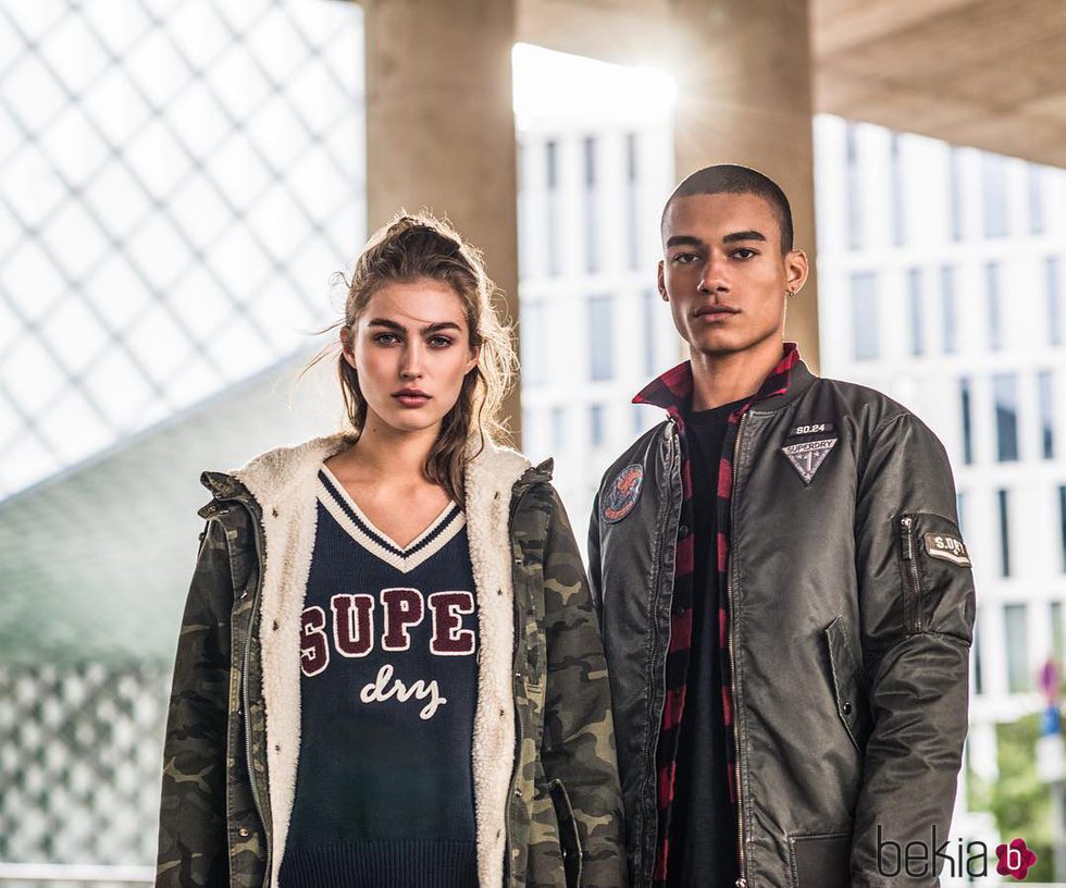 Abrigo masculino y femenino de Superdry de la colección otoño/invierno 2017