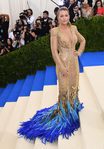 Blake Lively luciendo un vestido de Atelier Versace en la Gala EMT 2017