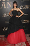 Zendaya con un vestido romático negro en el estreno mundial de 'The Greatest Showman'