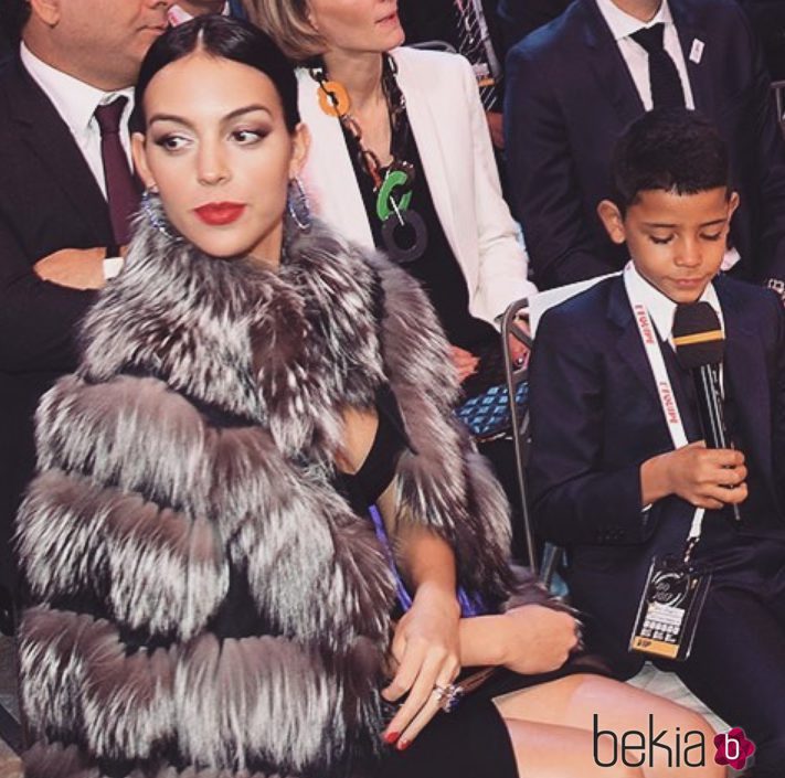 Georgina Rodríguez con un look elegante en la gala del Balón de Oro