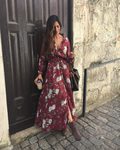 Sara Carbonero con un vestido floral de Vezavena