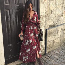 Sara Carbonero con un vestido floral de Vezavena
