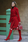 La Reina Letizia luce un espectacular total look en su color favorito: el rojo