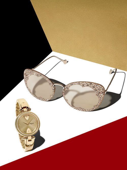 Complementos femeninos dorados de la colección Navidad 2017 de Salvatore Ferragamo