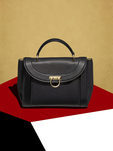 Bolso negro de la colección Navidad 2017 de Salvatore Ferragamo