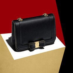 Bolso negro y dorado de la colección Navidad 2017 de Salvatore Ferragamo