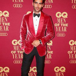 Jon Kortajarena con americana de terciopelo en premios hombre del año en Australia
