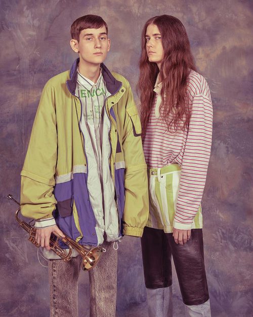 Prendas de rayas y chaqueta de la firma Balenciaga de la temporada primavera/verano 2018