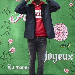 Gorro, chaqueta, sudadera y jeans de 'The Levi's Holiday 2017 Collection'