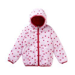 Chaqueta rosa con estrellas de la colección de Primavera 2018 de Benetton