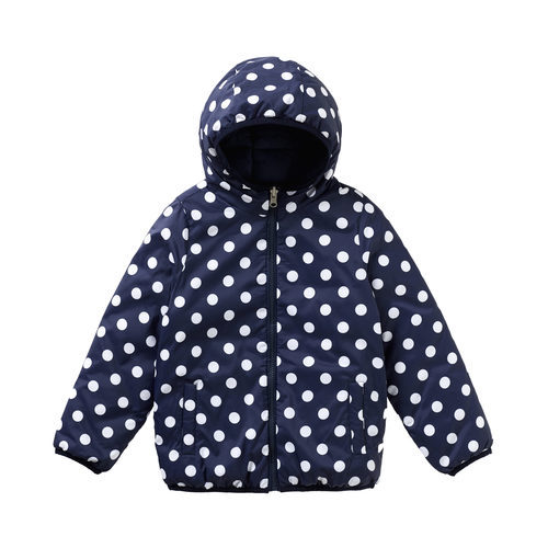Chaqueta azul con lunares de la colección de Primavera 2018 de Benetton