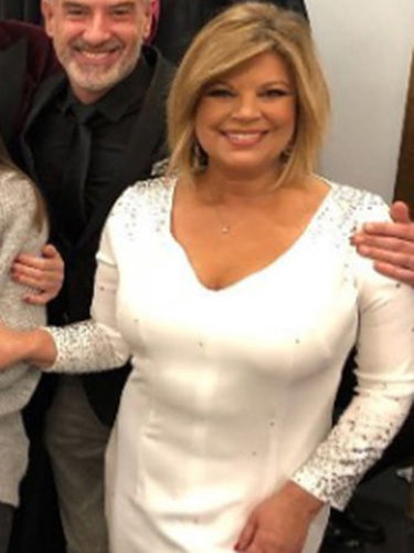 Terelu Campos con un vestido blanco de Pablo Lanzarote para dar las Campanadas 2017
