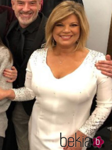 Terelu Campos con un vestido blanco de Pablo Lanzarote para dar las Campanadas 2017