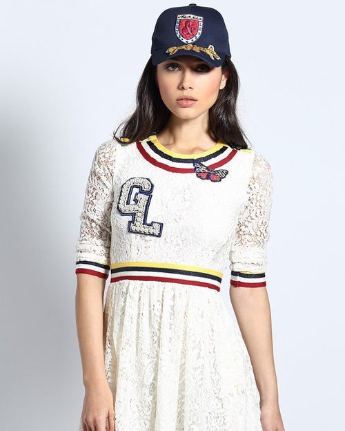 Vestido de encaje blanco de Guts & Love de la colección otoño/invierno 2018