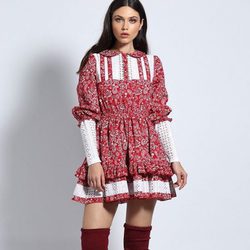 Vestido rojo de flores de Guts & Love de la colección otoño/invierno 2018